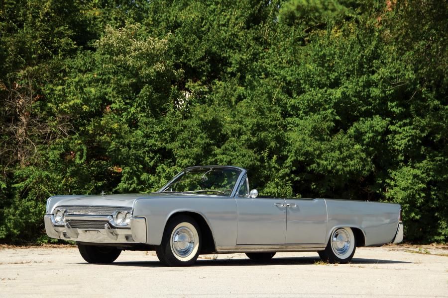  Lincoln Continental Convertible (74A) 1961 года  (фото 7 из 30)